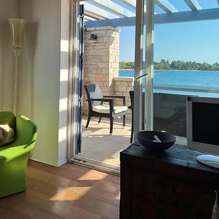 Istrian With Unique Sea View 2 * Ουμάγκ